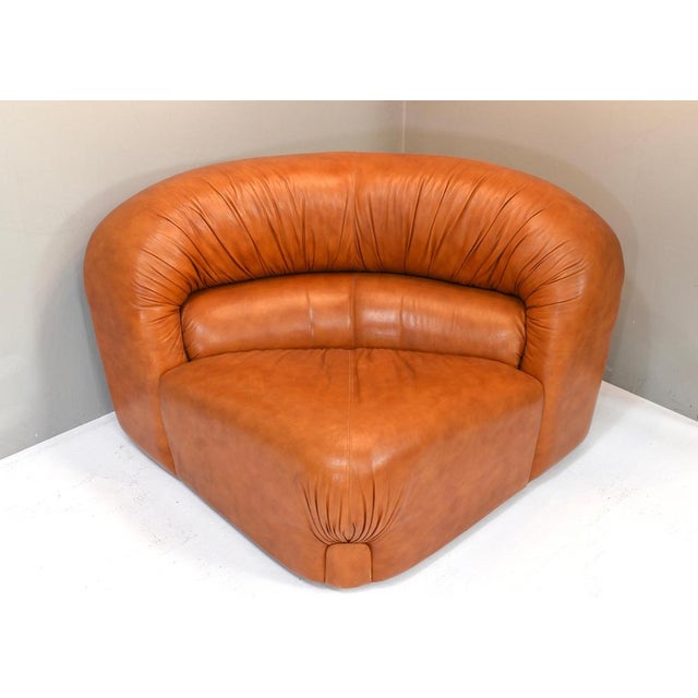 1970s Corner Lounge Chair in Cognac Leather by Rossi Di Albizzate, Italy, 1970s For Sale - Image 5 of 8