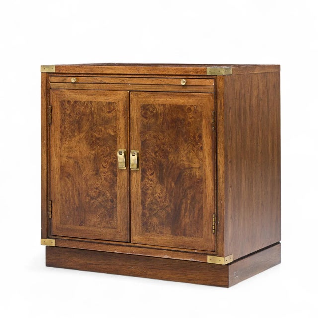 Hickory Manufacturing Mid Century Burlwood and Brass Nightstands - Pair For Sale - Image 9 of 12