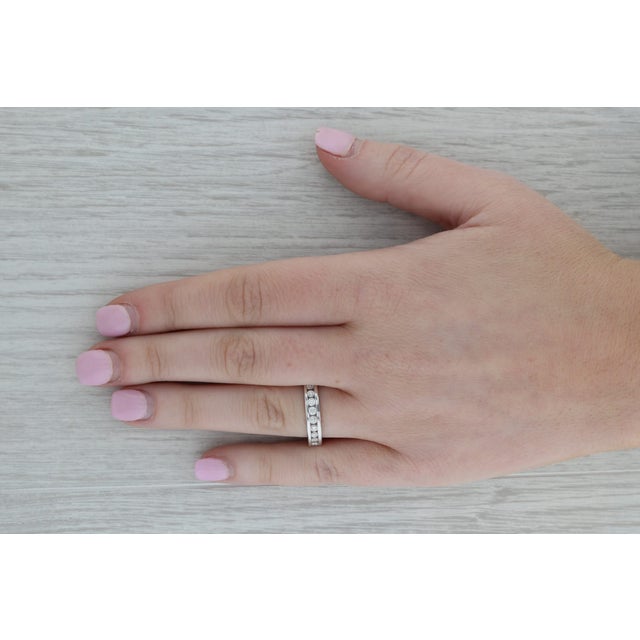 Metal 0.50ctw Diamond Wedding Band 18k White Gold Size 7-7.25 Ring Celebration Gs Labs For Sale - Image 7 of 7