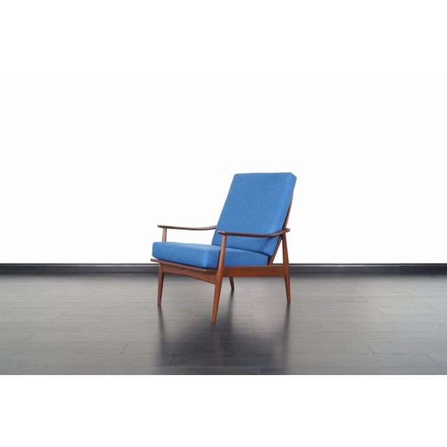 Mid-Century Modern Mid-Century Modern Walnut Spindle Back Lounge Chair, 1950s For Sale - Image 3 of 8