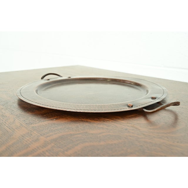 Early 20th Century Roycroft Arts & Crafts Hammered Copper Handled Large Serving Tray, Circa 1920s For Sale - Image 5 of 11