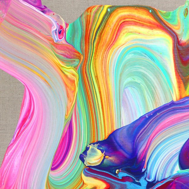 The colorful abstract artworks of Romanian artist Alex Voinea are inspired by experiments with paint poured over vibrating...