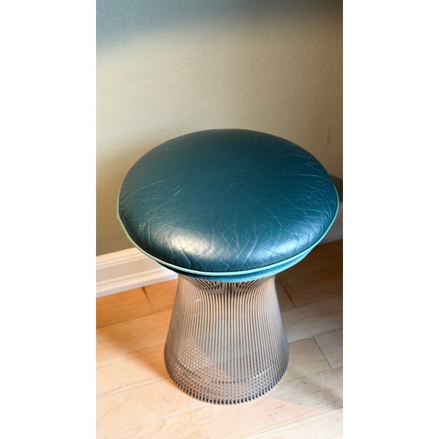 Silver Stool in Rolex Green Leather by Warren Platner for Knoll, 1960s For Sale - Image 6 of 6