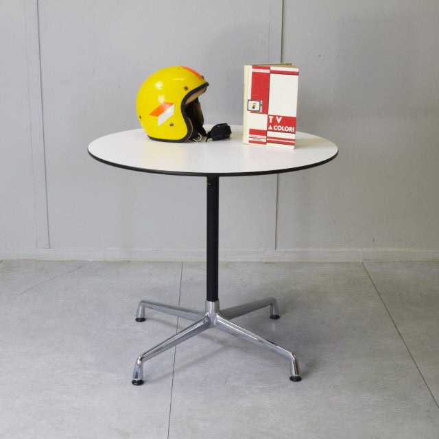 Mid-Century Modern Contract Round Table by Charles and Ray Eames for Vitra, 1980s For Sale - Image 3 of 9