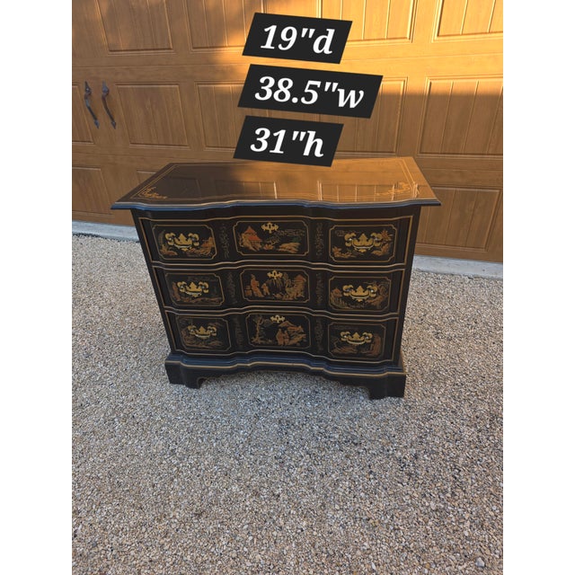 American Style chest of drawers with a Chinoiserie painted finish from the 1980's.