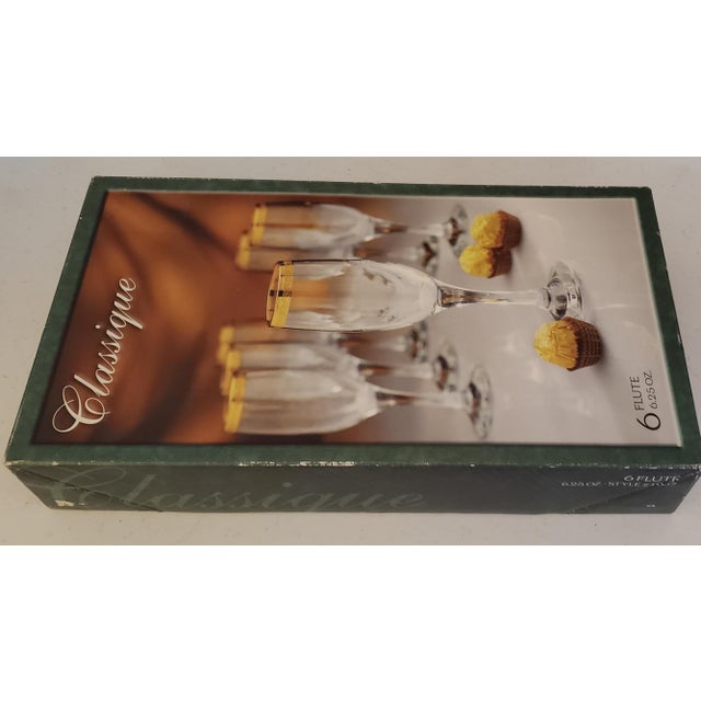 1950s Vintage Mid-Century Circleware Classique Gold Rimmed Champagne Flutes Set of 6 in Original Box For Sale - Image 5 of 10