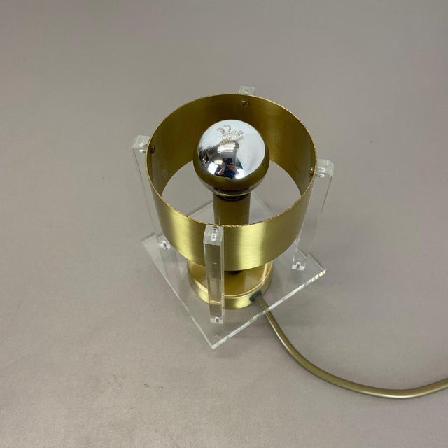Postmodern Cubic Table Light in Brass and Acrylic Glass, 1970 For Sale - Image 13 of 17