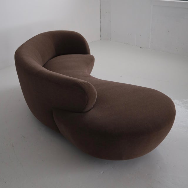 Mid-Century Modern Vladimir Kagan “Cloud” Sofa Reupholstered in 100% Alpaca For Sale - Image 3 of 6