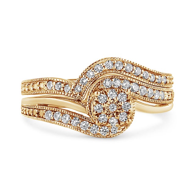 Introducing a timeless treasure, this vintage-style bridal set ring and band exudes elegance and sophistication. Crafted...