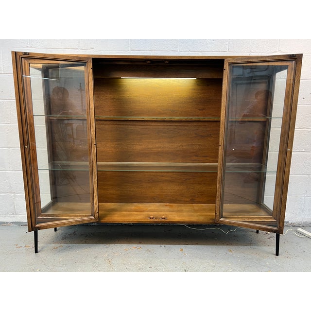 Broyhill Brasilia Mid-Century Modern Glass Display Hutch For Sale - Image 12 of 16