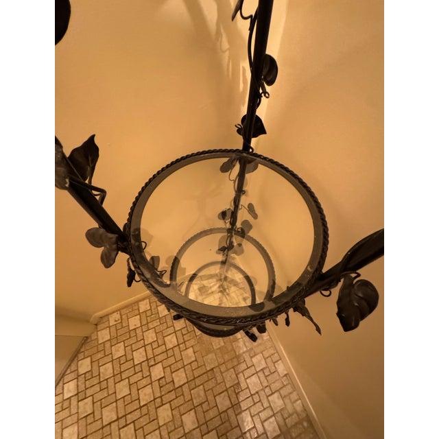 Hollywood Regency Mid 20th Century Hollywood Regency Wrought Iron 3-Tier Étagère With Ivy Vine Motif For Sale - Image 3 of 6