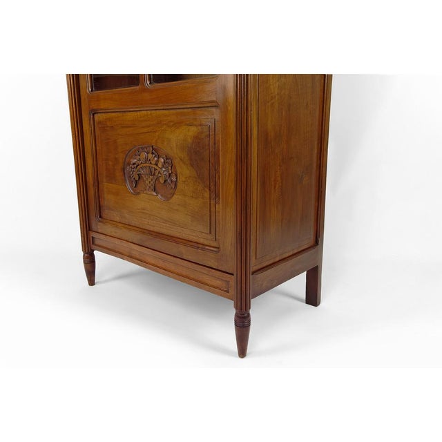 Art Deco Display Cabinet in Walnut, 1920 For Sale - Image 10 of 18