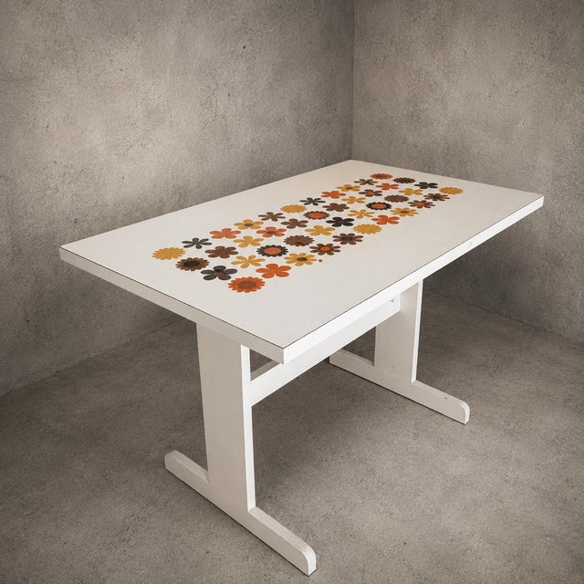 Mid-Century Modern Space Age Floral Formica Dining Table, 1970s For Sale - Image 10 of 10