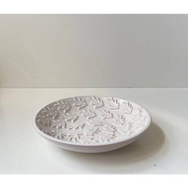 Scandinavian Modern White Ceramic Bowl by Herne Nielsen, 1960s For Sale - Image 4 of 9