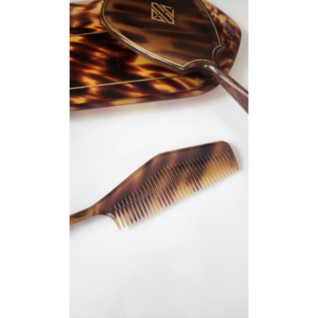 Art Deco Pyralin “La Belle” Tortoiseshell Vanity Dressing Set, Circa 1930s, Usa For Sale - Image 11 of 17