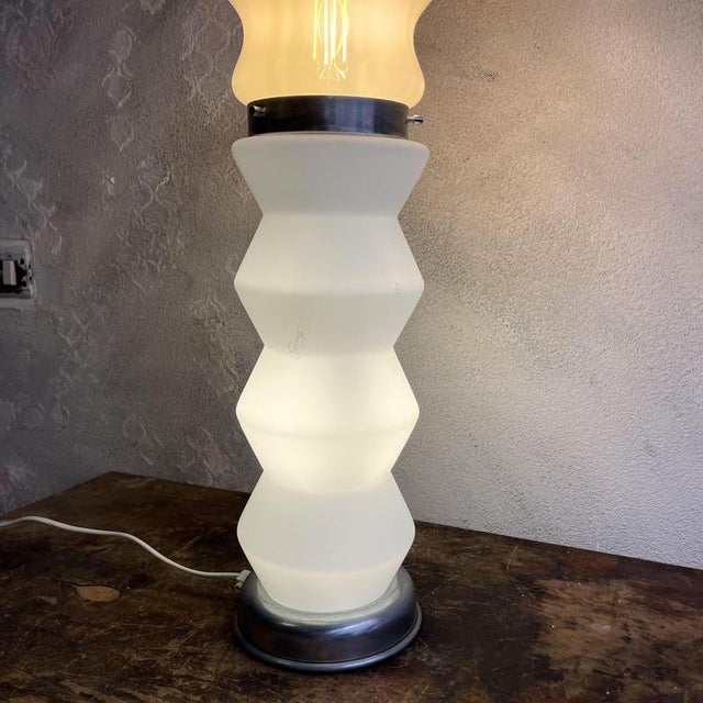 1980s Space Age Murano and Opal Glass Table Lamp attributed to Mazzega, 1980s For Sale - Image 5 of 18