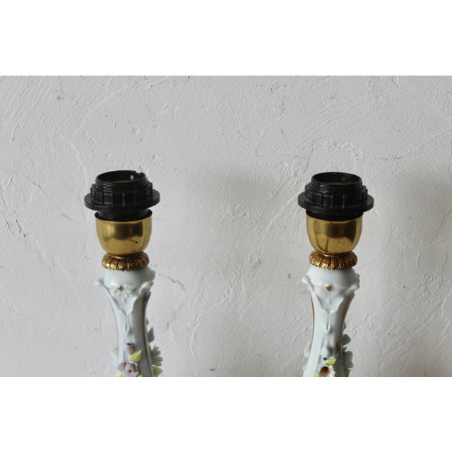 Italian Vintage FBAI Italian Porcelain Brass Hand Crafted Flower Details Table Lamps- A Pair For Sale - Image 3 of 10