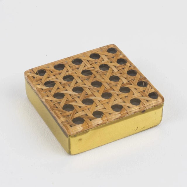 Mid-Century Modern Lucite, Rattan and Brass Smoking Set Lighter and Box, 1970s For Sale - Image 3 of 13