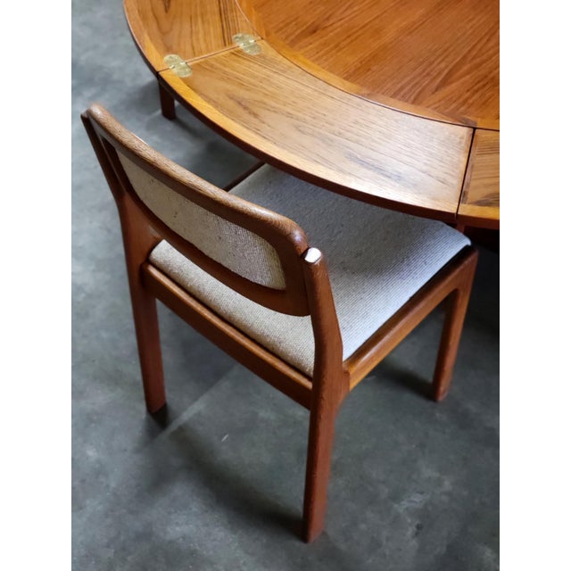Danish Flip Flap Lotus Dining Table from Dyrlund, 1960 For Sale - Image 14 of 17