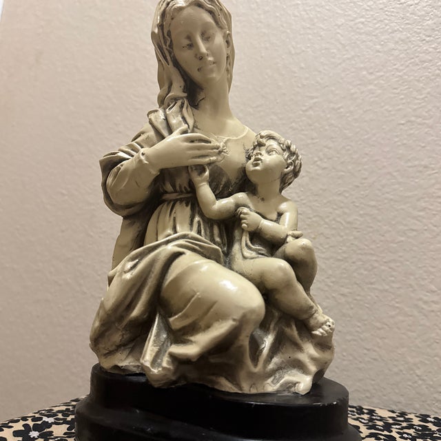 1970s 1970s Plaster Statue Madonna With Infant Jesus For Sale - Image 5 of 10