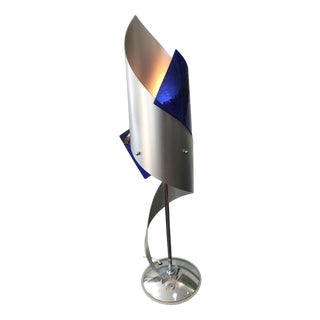 Postmodern Sculptural Table Lamp in Blue Glass attributed to Peter Greenwood, 1989 For Sale