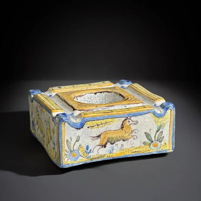 Beige Antique Spanish Talavera Inkwell in Hand-Painted Faience with Animals and Floral Motifs For Sale - Image 8 of 8