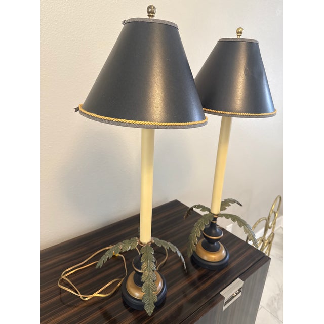 Hollywood Regency Vintage 1984 Sarreid Ltd. Palm Frond Table Lamps – Pair – Hollywood Regency / Palm Beach Style For Sale - Image 3 of 8
