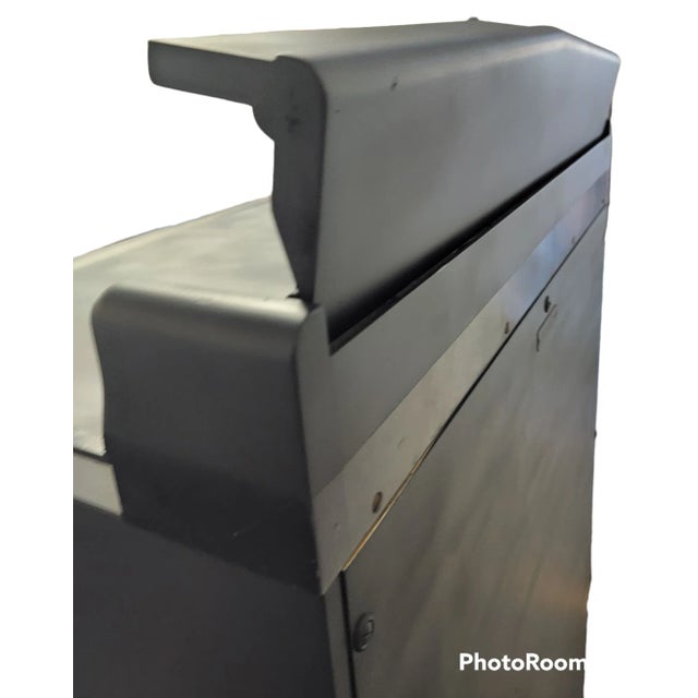 1950s Dental Cabinet by American Cabinet Company For Sale In Los Angeles - Image 6 of 13