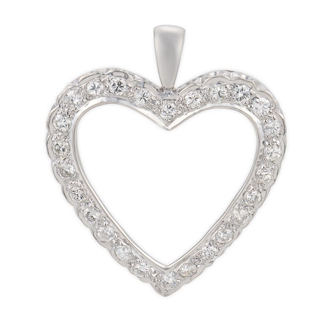 Contemporary Vintage 1.00 Carat Diamond 14k White Gold Heart Pendant For Sale - Image 3 of 6