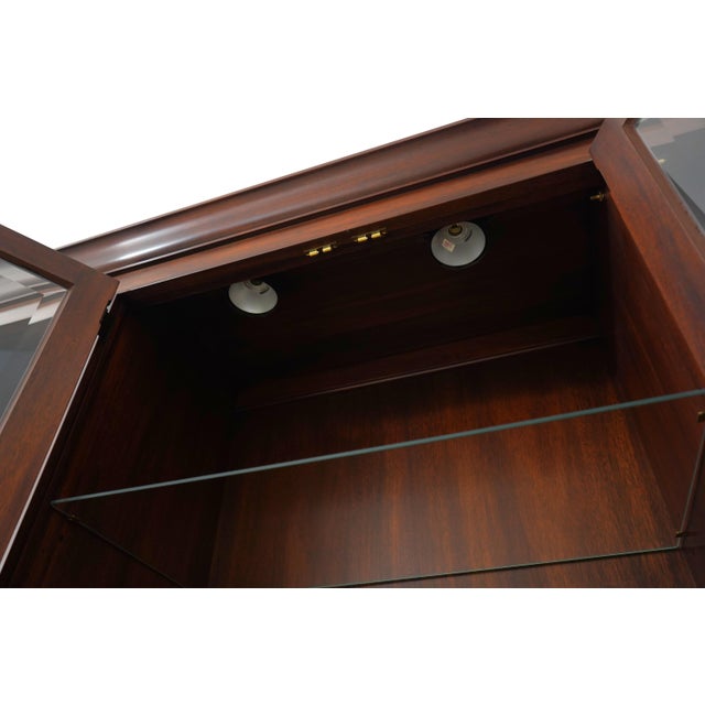 1980s Henkel Harris 4 Door Mahogany China Cabinet For Sale - Image 5 of 18