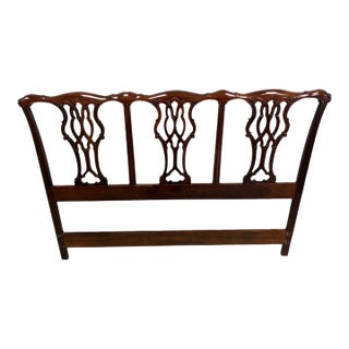 Baker Furniture Chippendale Style Carved Mahogany Queen Pierced Splat Headboard For Sale
