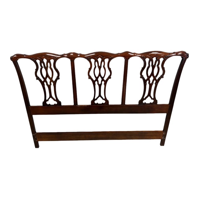 Baker Furniture Chippendale Style Carved Mahogany Queen Pierced Splat Headboard For Sale