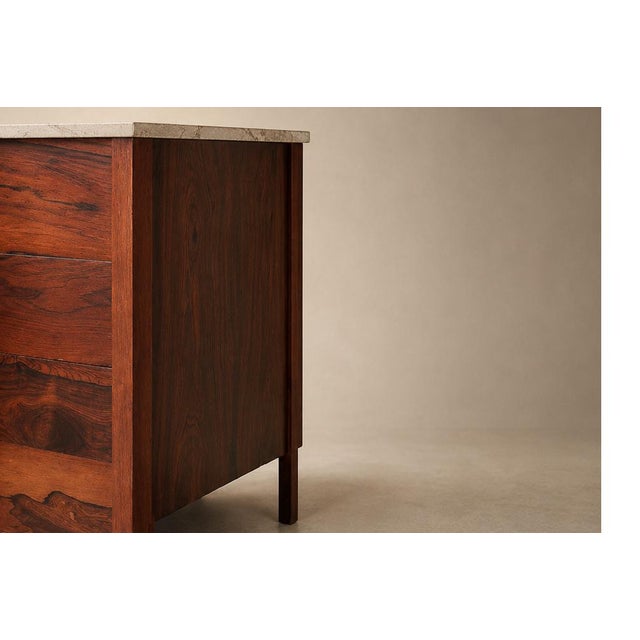 Brown Sergio Rodrigues "Marquesa" Chest of Drawers in Rosewood With Marble Top — Oca, Brazil, C. 1965 For Sale - Image 8 of 18