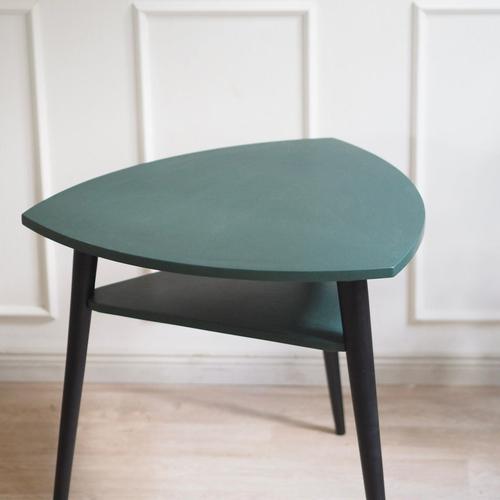 Mid-Century Modern Mid-Century Modern Table in Green and Black with Shelf, 1960s For Sale - Image 3 of 12