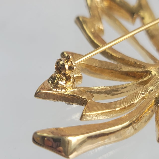 Vintage Napier 1980s Gold Maple Leaf Brooch Faux Pearl Rhinestone Statement Pin For Sale - Image 11 of 17