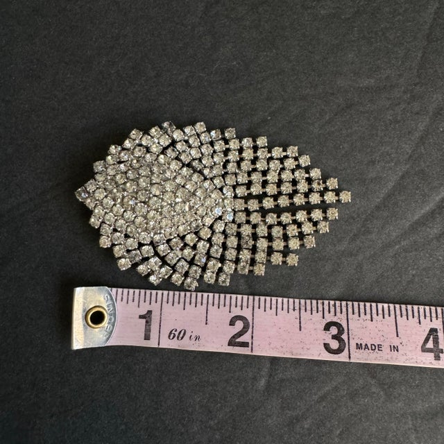 Silver Vintage Rhinestone Waterfall Brooch Articulated Dangle Silver Tone Designer Pin 50s 60s For Sale - Image 8 of 9