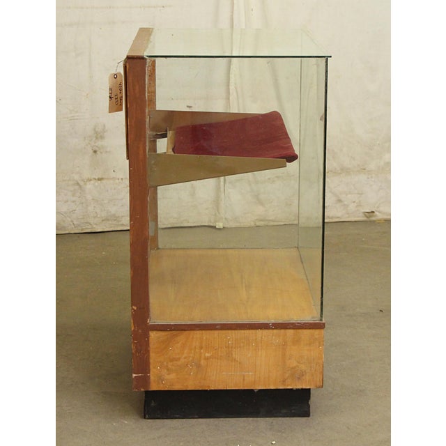 Traditional 1950s Glass Front Wooden Retail Showcase For Sale - Image 3 of 4