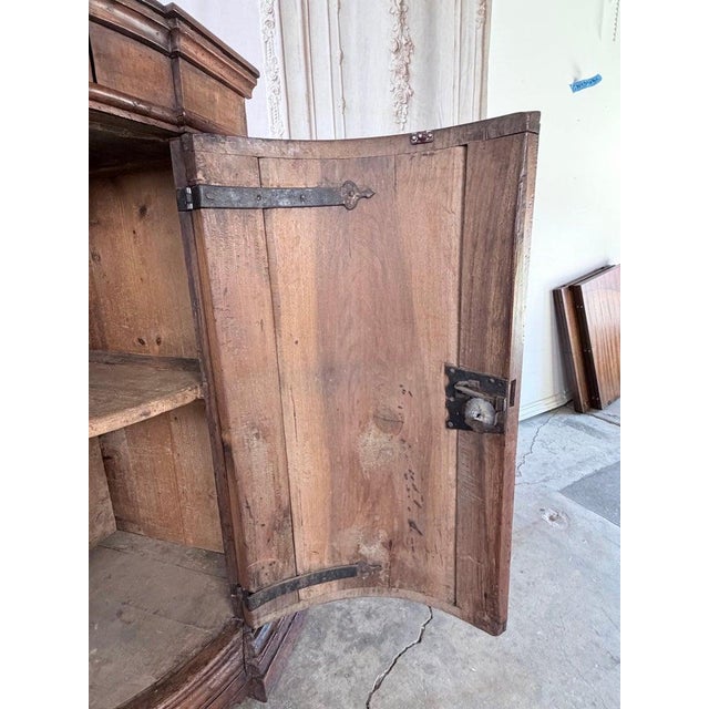 Pair of 18th Century Italian Walnut Corner Cabinets For Sale - Image 14 of 17