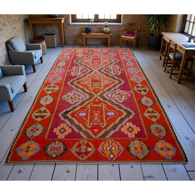 Farmhouse 1980s Vintage Handmade Rug Organic Wool Turkish Kilim Oversize Area Rug - 6′8″ X 12′4″ For Sale - Image 3 of 15