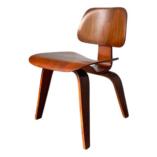 DCW Dining Chair in Wood by Charles & Ray Eames, 1945 For Sale