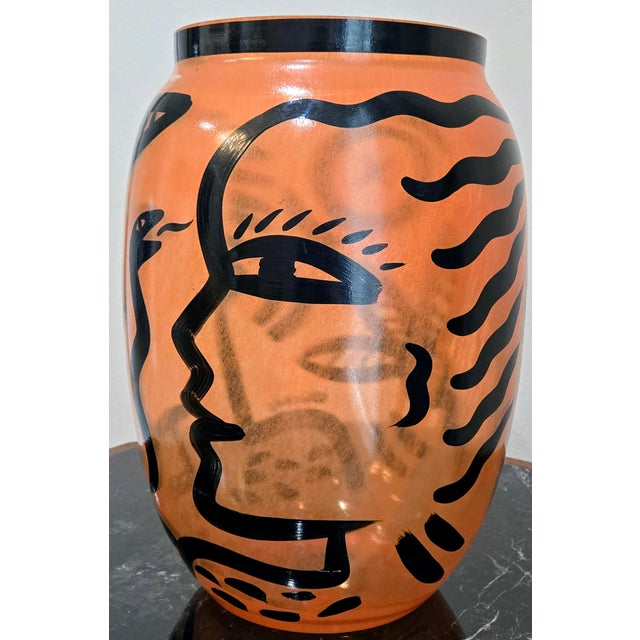 Ulrica Hydman-Vallien Kosta Boda Caramba “Adam & Eve” Snake Motif Orange Art Glass Vase by Ulrica Hydman‑Vallien, Large For Sale - Image 4 of 13