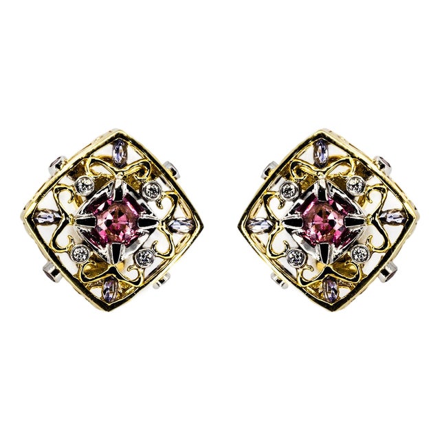 Late 20th Century Pair of Denny Wong 18k Earrings For Sale