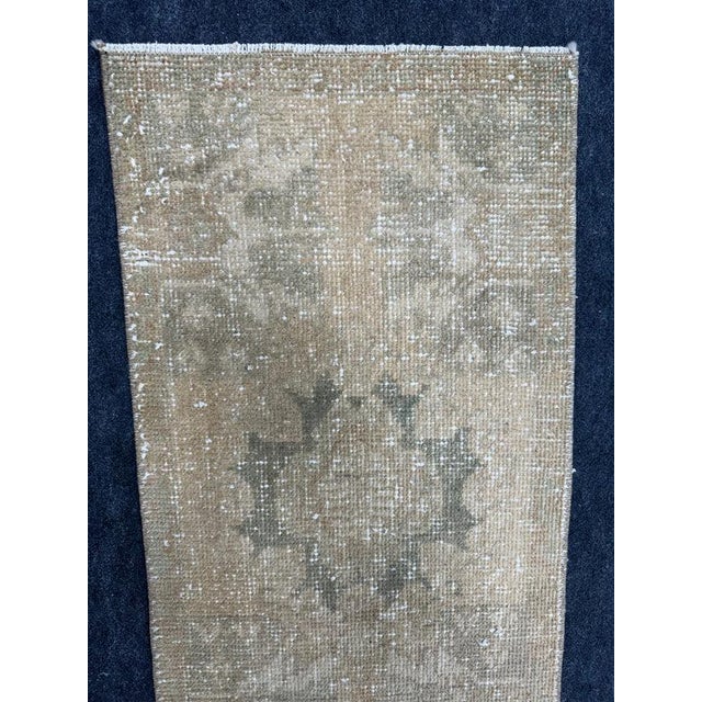 Turkish Yastik Rug 1'6" x 2'9" For Sale - Image 4 of 5