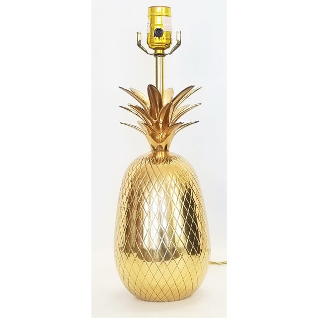 Boho Chic Vintage Solid Brass Pineapple Bedside or Desk Lamp - Feng Shui - Palm Beach Boho Chic Tropical Coastal For Sale - Image 3 of 10