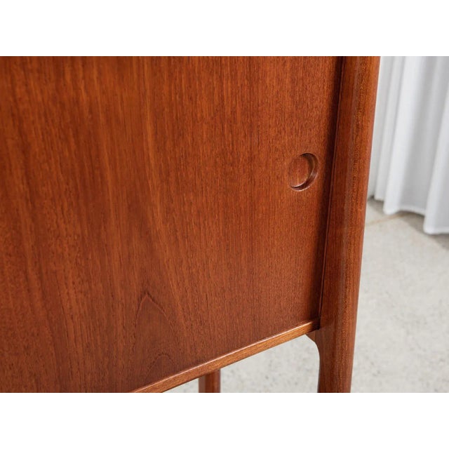 Brown Midcentury Danish Double Sideboard in Teak by Hans Wegner for Ry Møbler For Sale - Image 8 of 13