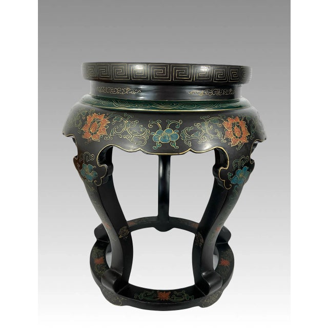 Chinoiserie Large Red Crowned Cranes Black Lacquer & Blue Cloisonné Chinese Stool or Side / Drinks Table For Sale - Image 3 of 12