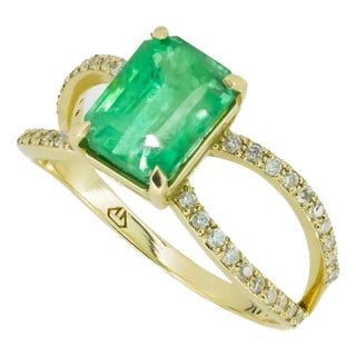 Emerald Ring in 14 Karat Gold, Size 5 For Sale