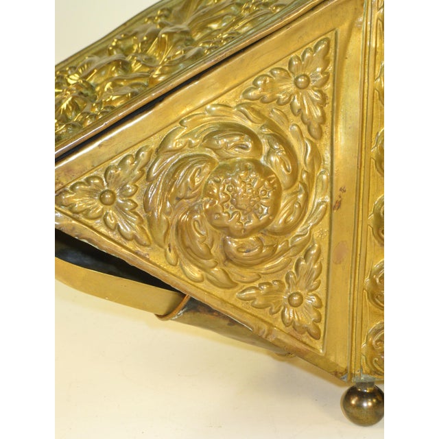 Coal Box, Hod, Scuttle Antique Brass Scottish Victorian Embossed Man in the wood For Sale - Image 4 of 18