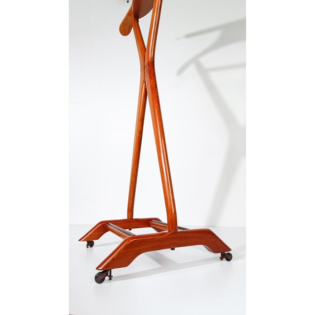 20th Century Italian Wood Sculptural Valet by Fratelli Reguitti, 1960s For Sale - Image 17 of 18