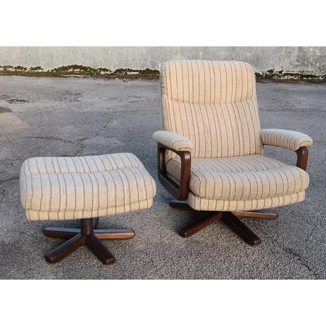 Set of Mid-Century Swivel Armchair and Ottoman in Tweed and Wood, 1970 For Sale - Image 4 of 14
